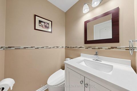 Photo 8 at 127 Humberland Drive, Oak Ridges, Richmond Hill