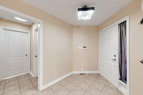 Photo 9 at 127 Humberland Drive, Oak Ridges, Richmond Hill