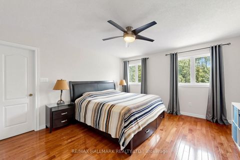 Photo 14 at 127 Humberland Drive, Oak Ridges, Richmond Hill