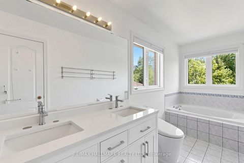 Photo 16 at 127 Humberland Drive, Oak Ridges, Richmond Hill