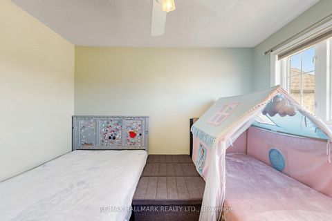 Photo 20 at 127 Humberland Drive, Oak Ridges, Richmond Hill