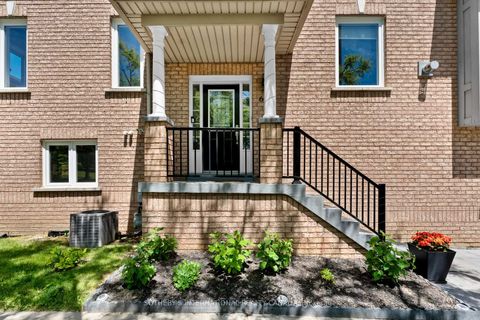 Photo 2 at 68 Harbourview Crescent, Mimico, Toronto