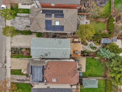 Photo 2 at 204 Brooke Avenue, Nortown, Toronto