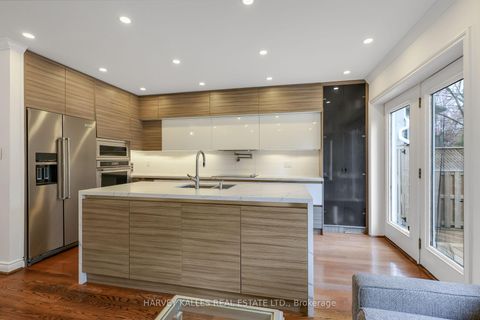 Photo 13 at 204 Brooke Avenue, Nortown, Toronto