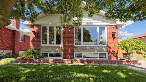 Photo 2 at 20 Brampton Road, Richview, Toronto