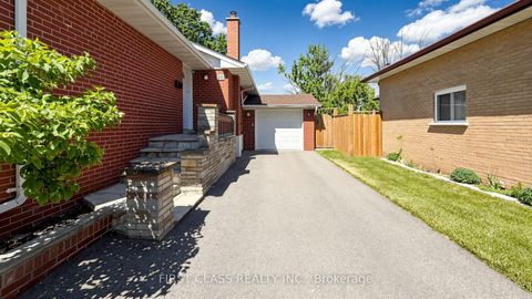 Photo 3 at 20 Brampton Road, Richview, Toronto