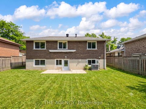 Photo 19 at 54 Manorglen Crescent, Malvern West, Toronto