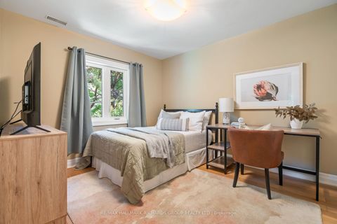 Photo 23 at 10 Springbank Avenue, Cliffside, Toronto