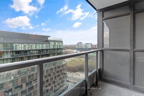 Photo 12 at 1612 - 80 Queens Wharf Road, Waterfront Communities C1, Toronto