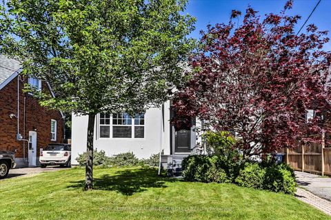 Photo 1 at 33 Plaxton Drive, Parkview, Toronto