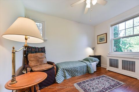 Photo 7 at 33 Plaxton Drive, Parkview, Toronto