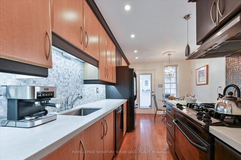 Photo 10 at 33 Plaxton Drive, Parkview, Toronto