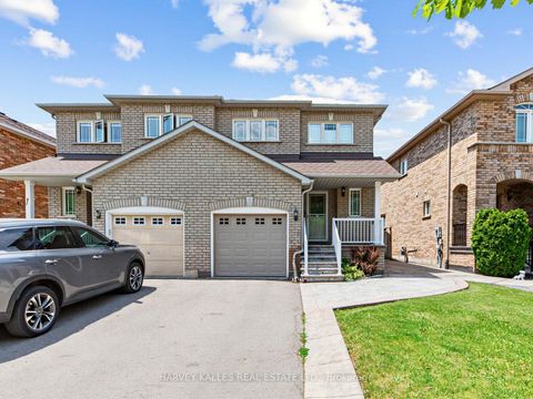 Photo 0 at 40 Blackthorn Drive, Maple, Vaughan