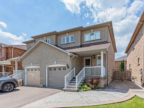 Photo 1 at 40 Blackthorn Drive, Maple, Vaughan