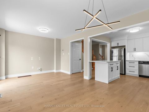 Photo 8 at 40 Blackthorn Drive, Maple, Vaughan