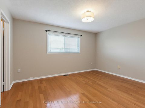 Photo 17 at 40 Blackthorn Drive, Maple, Vaughan
