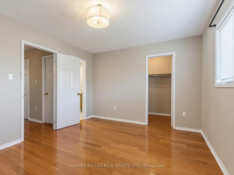 Photo 18 at 40 Blackthorn Drive, Maple, Vaughan