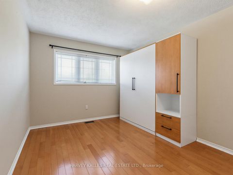 Photo 20 at 40 Blackthorn Drive, Maple, Vaughan