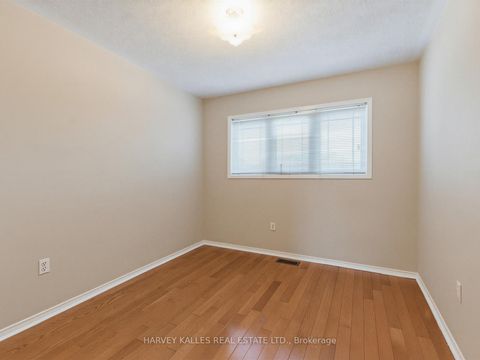 Photo 23 at 40 Blackthorn Drive, Maple, Vaughan