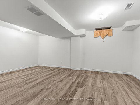 Photo 26 at 40 Blackthorn Drive, Maple, Vaughan