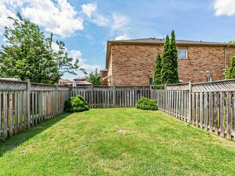 Photo 31 at 40 Blackthorn Drive, Maple, Vaughan