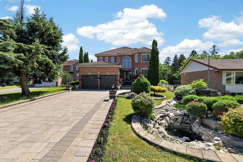 Photo 1 at 15 Clydebank Boulevard, L'Amoreaux, Toronto