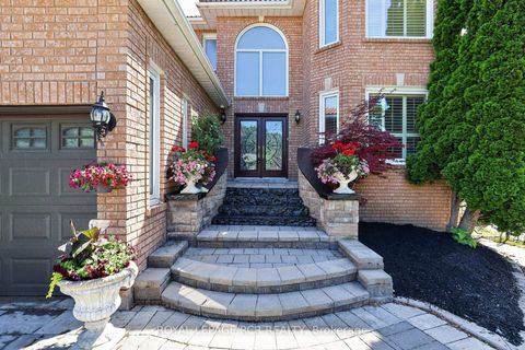Photo 2 at 15 Clydebank Boulevard, L'Amoreaux, Toronto