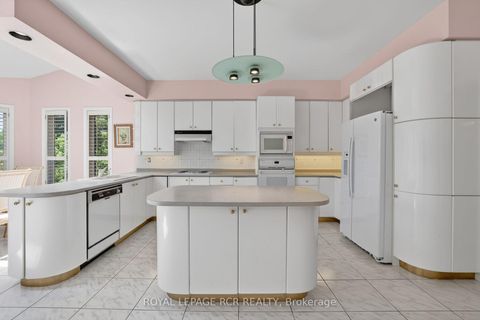 Photo 10 at 15 Clydebank Boulevard, L'Amoreaux, Toronto
