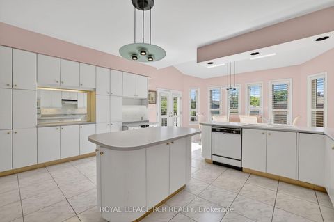 Photo 11 at 15 Clydebank Boulevard, L'Amoreaux, Toronto