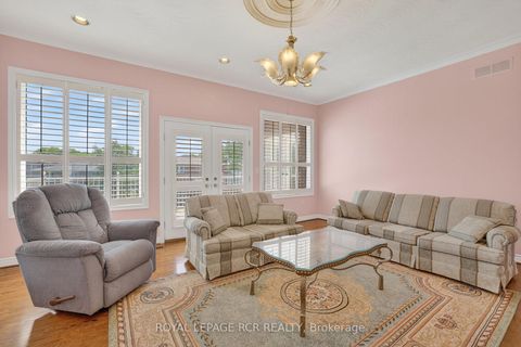 Photo 15 at 15 Clydebank Boulevard, L'Amoreaux, Toronto