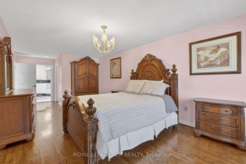 Photo 19 at 15 Clydebank Boulevard, L'Amoreaux, Toronto