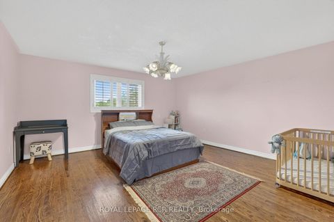 Photo 21 at 15 Clydebank Boulevard, L'Amoreaux, Toronto