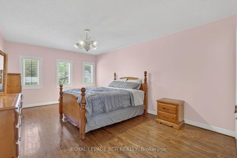 Photo 23 at 15 Clydebank Boulevard, L'Amoreaux, Toronto