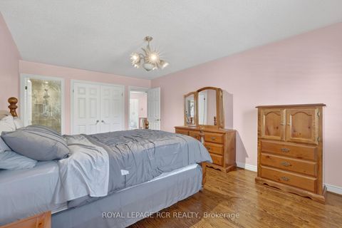 Photo 24 at 15 Clydebank Boulevard, L'Amoreaux, Toronto
