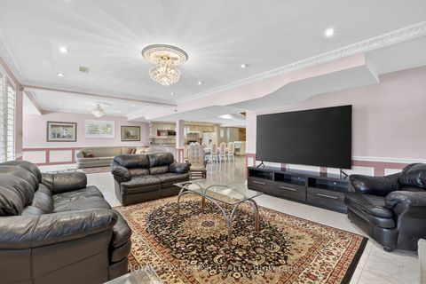 Photo 33 at 15 Clydebank Boulevard, L'Amoreaux, Toronto