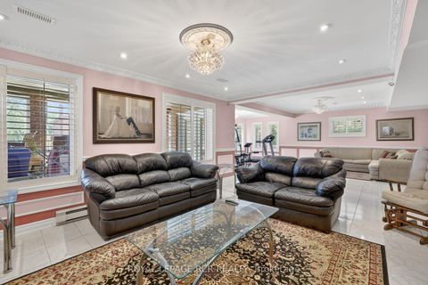 Photo 34 at 15 Clydebank Boulevard, L'Amoreaux, Toronto