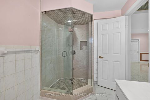 Photo 38 at 15 Clydebank Boulevard, L'Amoreaux, Toronto