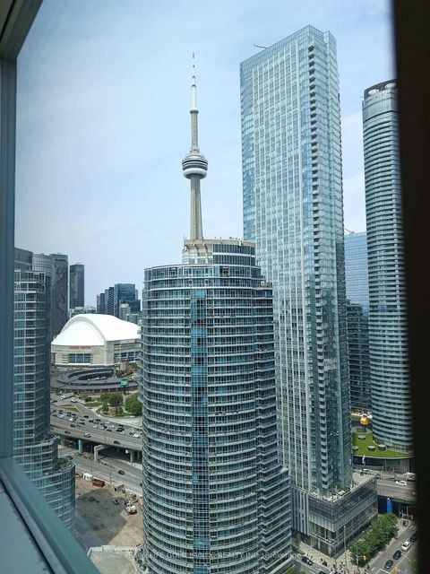 Photo 2 at 3702 - 77 Harbour Square, Waterfront Communities C1, Toronto