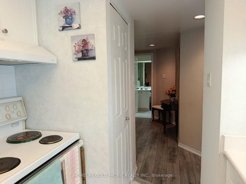 Photo 12 at 3702 - 77 Harbour Square, Waterfront Communities C1, Toronto