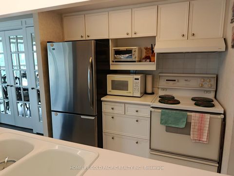 Photo 13 at 3702 - 77 Harbour Square, Waterfront Communities C1, Toronto