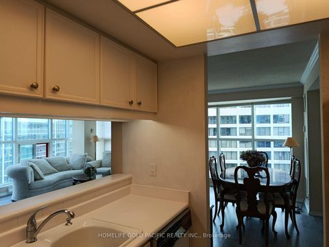 Photo 14 at 3702 - 77 Harbour Square, Waterfront Communities C1, Toronto