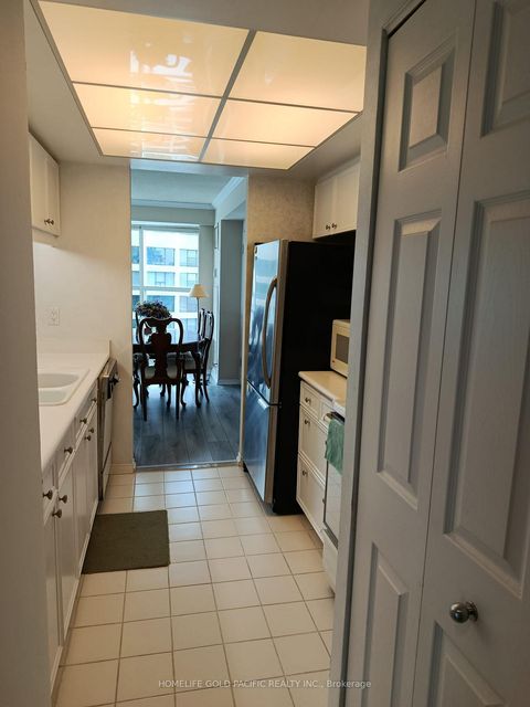 Photo 15 at 3702 - 77 Harbour Square, Waterfront Communities C1, Toronto