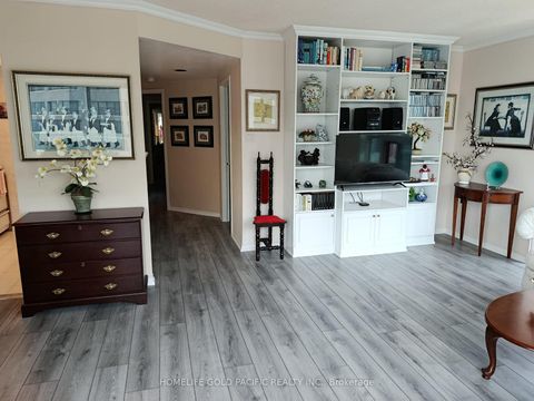 Photo 17 at 3702 - 77 Harbour Square, Waterfront Communities C1, Toronto