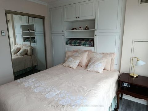 Photo 27 at 3702 - 77 Harbour Square, Waterfront Communities C1, Toronto
