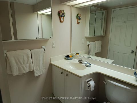 Photo 36 at 3702 - 77 Harbour Square, Waterfront Communities C1, Toronto