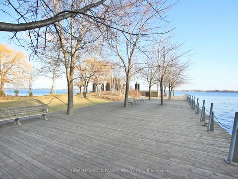 Photo 38 at 3702 - 77 Harbour Square, Waterfront Communities C1, Toronto