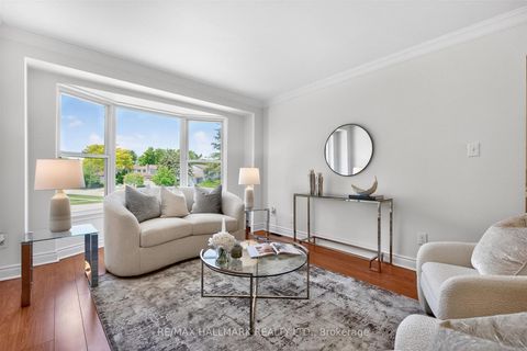 Photo 7 at 13 - 27 Hyde Park Court, German Mills, Markham