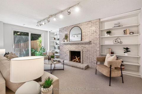 Photo 16 at 13 - 27 Hyde Park Court, German Mills, Markham