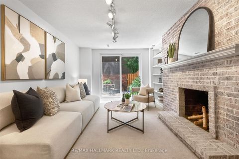 Photo 17 at 13 - 27 Hyde Park Court, German Mills, Markham
