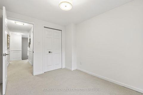 Photo 33 at 13 - 27 Hyde Park Court, German Mills, Markham